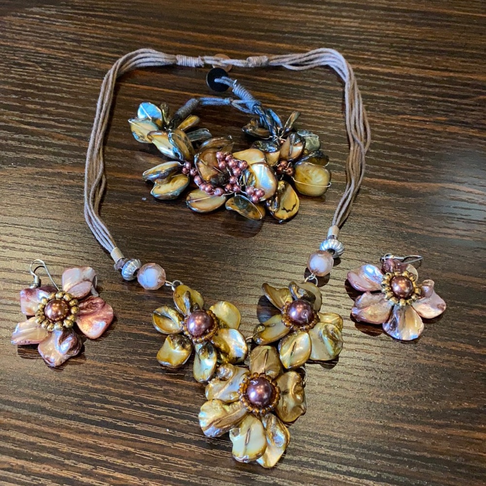 Brown flower jewelry set